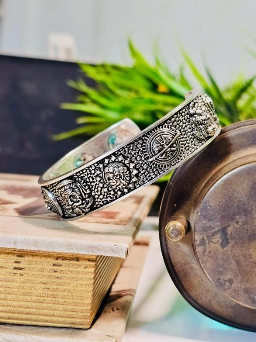 Men's Navgraha Bracelet Kada